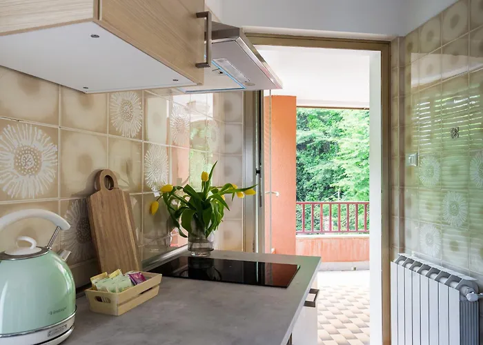 Armida - 1976 דירה